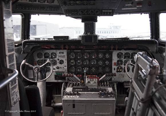 Douglas C.118 Cockpit [N451CE]