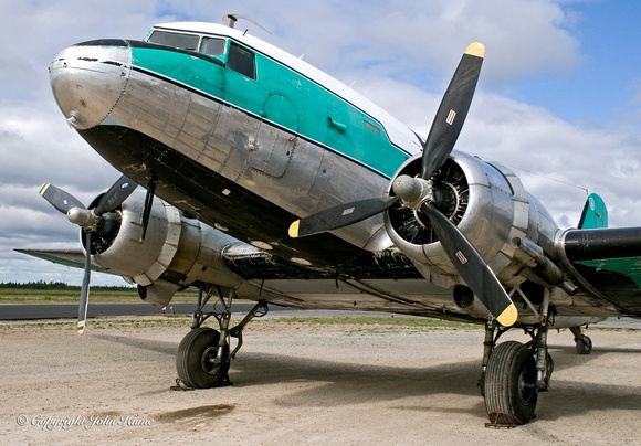 Douglas DC-3 [C-GJKM]
