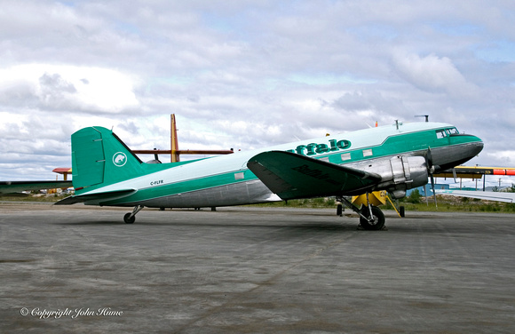 Douglas DC-3 [C-FLFR]