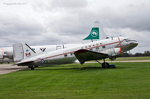 Douglas DC-3 [C-FROD (2)]