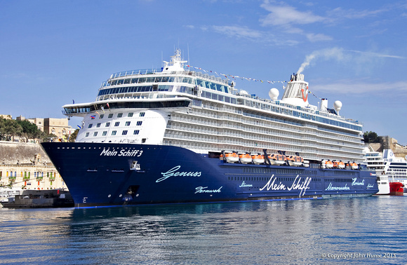 Cruise Ship Mein Schiff 3 in Grand Harbour, Valletta