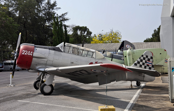 North American AT-6F Texan [F8-99-941 2244]