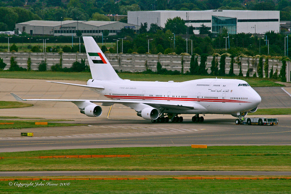 Boeing 747/4 [A6-MMM]