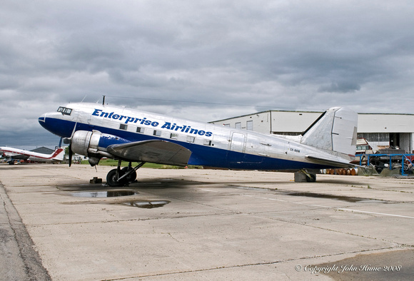Douglas DC-3 [CF-OOW]